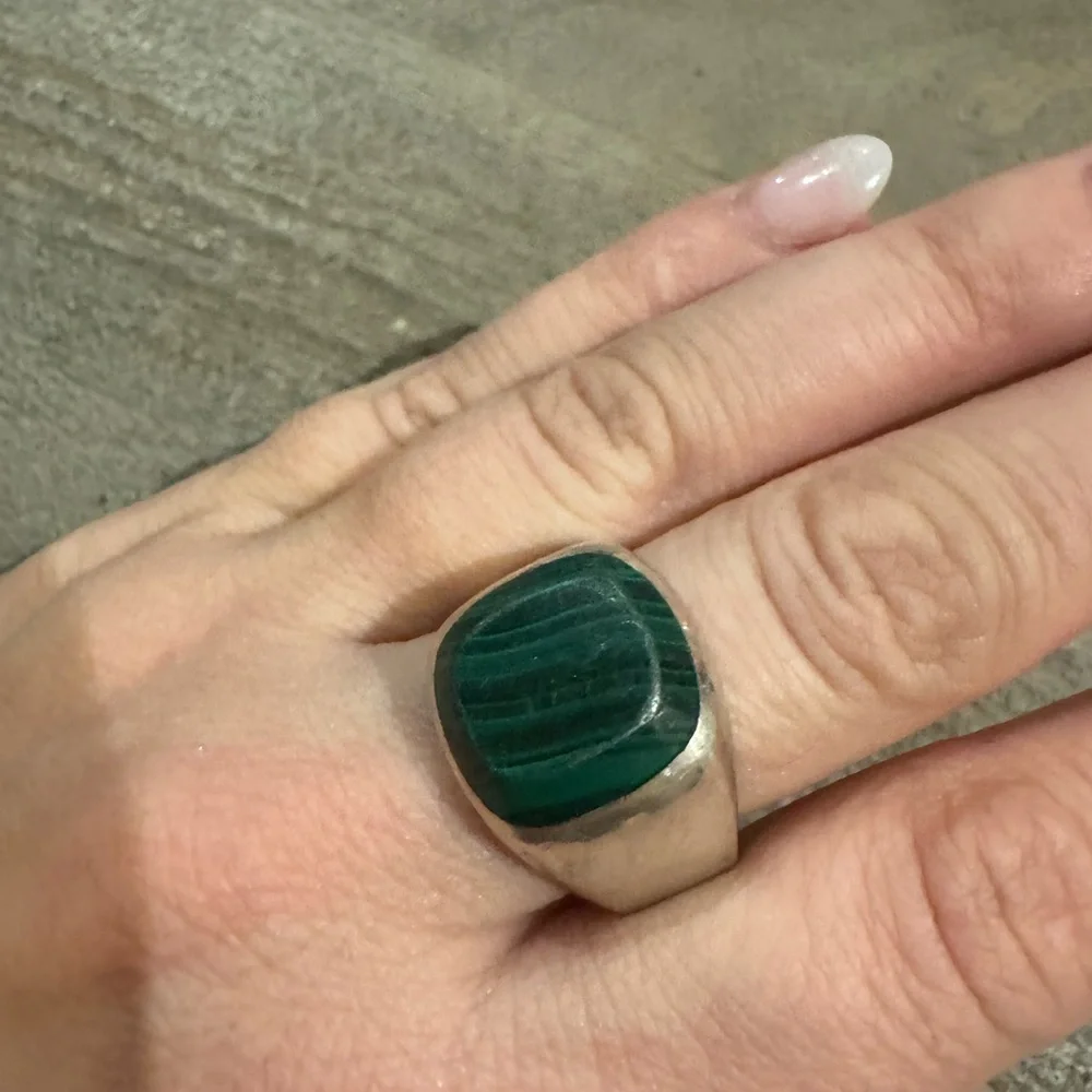 925 Sterling silver and Malachite ring 8.3g Size 11